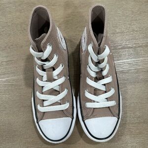 *BRAND NEW - Converse Kids High-Top Sneakers - Tan & White